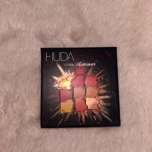 Huda Beauty Coral Obsessions Eyeshadow Palette